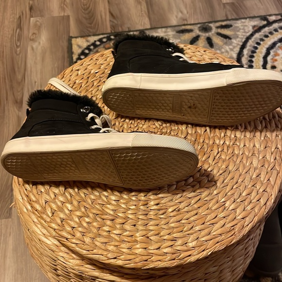 Old Navy black suede high top sneakers, fur along top, Size 6, great condition - Picture 5 of 6